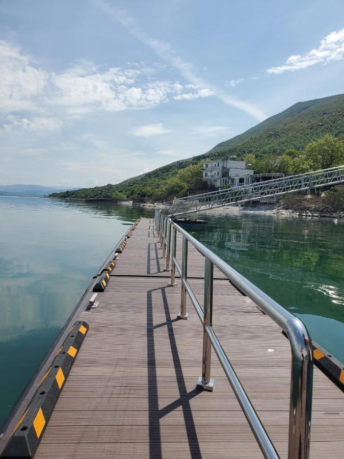Holiday Center Apartment Shkoder Bagian luar foto