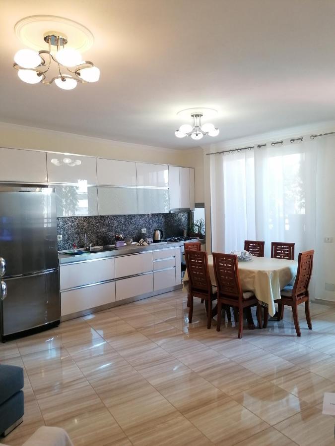Holiday Center Apartment Shkoder Bagian luar foto