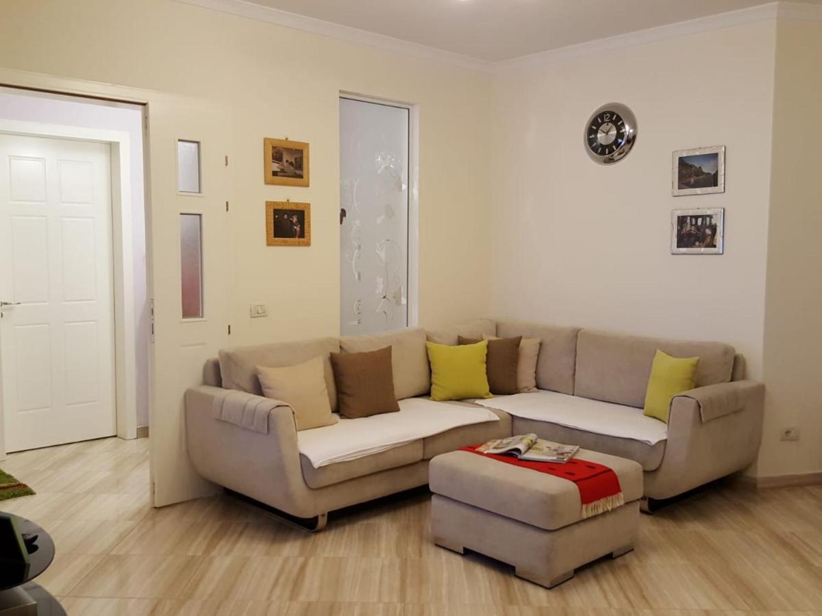 Holiday Center Apartment Shkoder Bagian luar foto