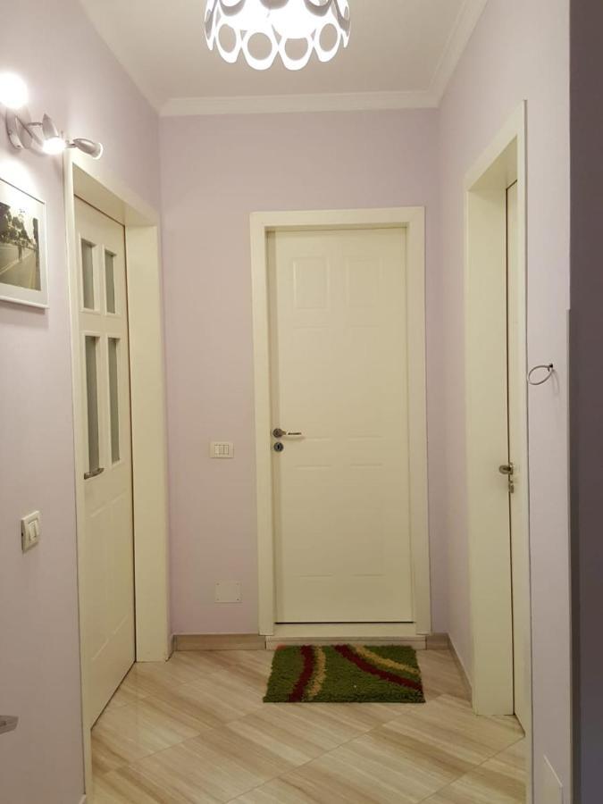 Holiday Center Apartment Shkoder Bagian luar foto